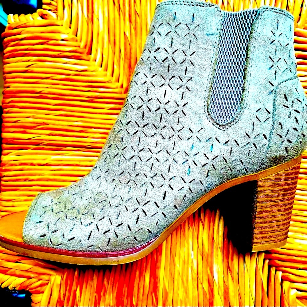 NWOT Rock & Candy Perforated Bootie